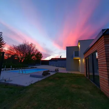 Luxury With Swimming Pool A&n