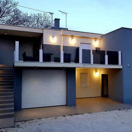 Luxury With Swimming Pool A&n Ruzic