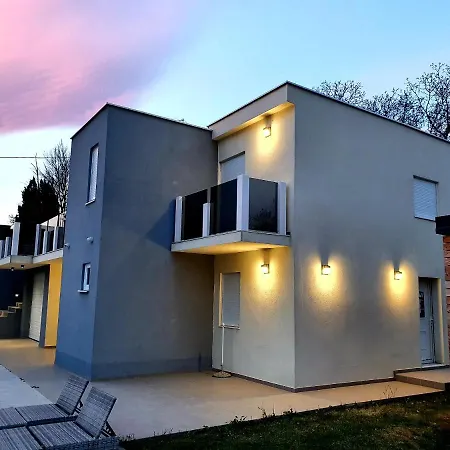 Luxury With Swimming Pool A&n Villa